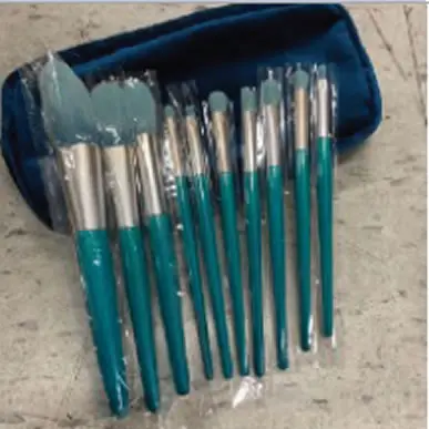 MAKEUP BRUSHES-HIGHLY DISCOUNTED