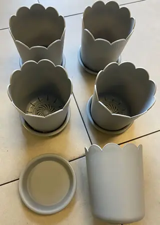 SIX (6) INCHES PLASTIC FLOWER POTS